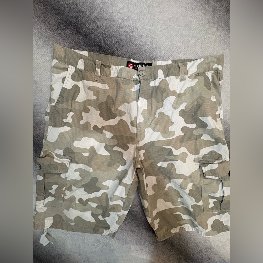 South Pole‎ Men’d White Tan Camo Cargo Shorts 42